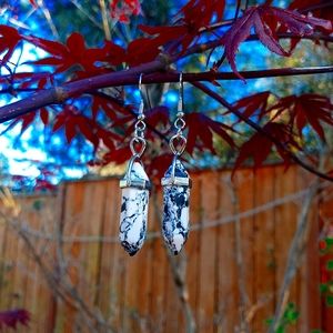Howlite chakra Point earrings